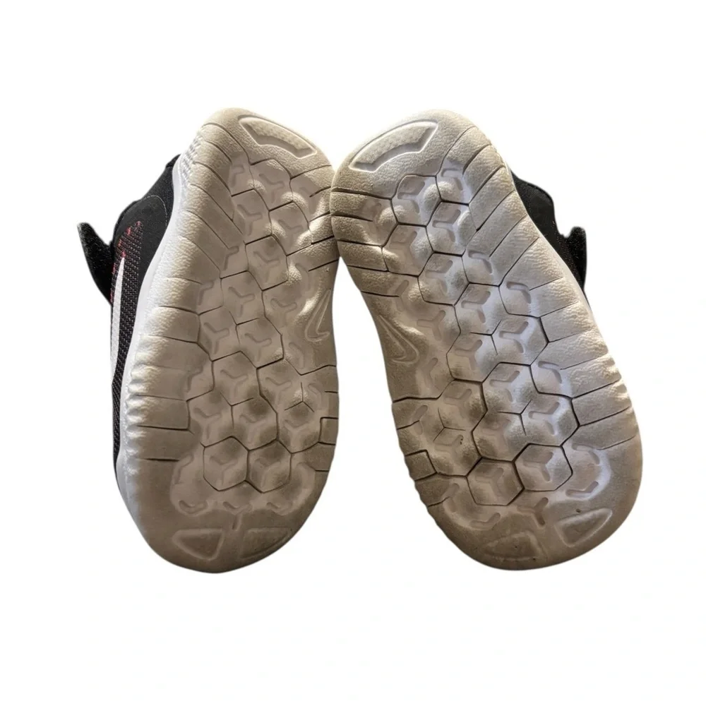 Nike Free RN Toddler Sz 4c shoes in a black, white, & pink colorway. ExclntCondt